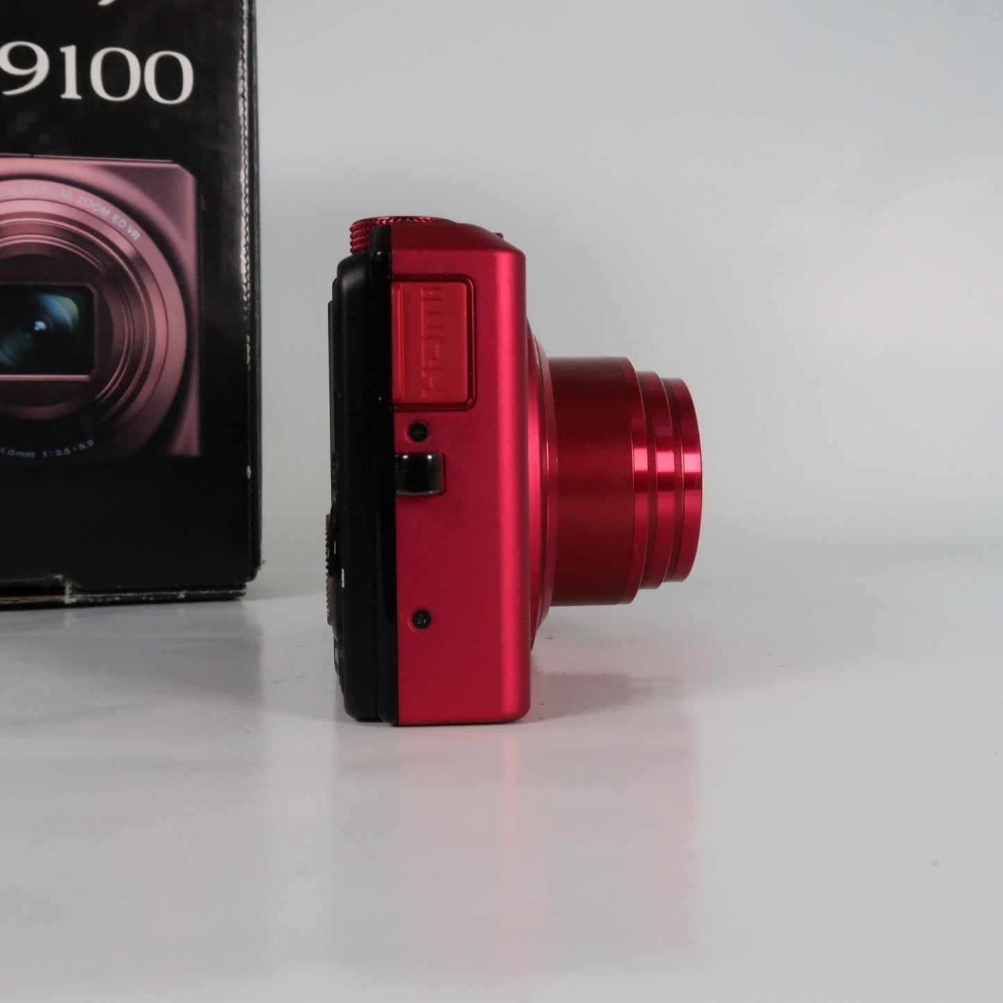 Nikon Coolpix S9100 12.1MP 18x Digital Camera Red, Case, SD Card – Very Good