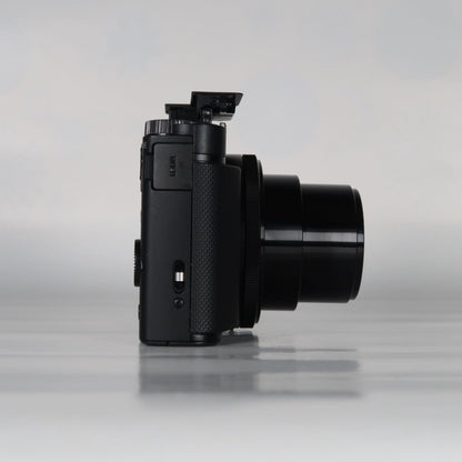 Sony Cyber-shot DSC-HX90V 18.2MP Digital Camera – Original Packaging – Excellent