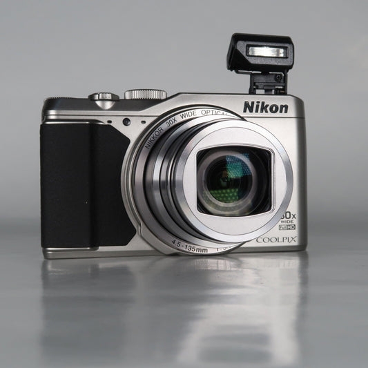[Mint] Nikon Coolpix S9900 30x Digital Compact Camera Silver + Case + SD Card