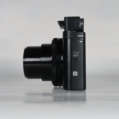 Sony Cyber-shot DSC-HX90V 18.2MP Digital Camera – Original Packaging – Excellent