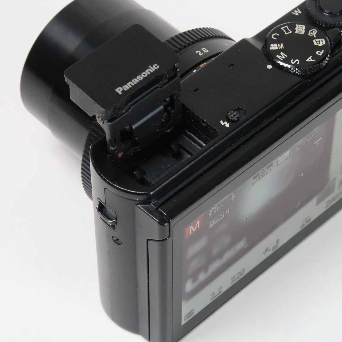 Panasonic Lumix DMC-LX15 Digital Camera – Black – Original Packaging, SD Card 32GB