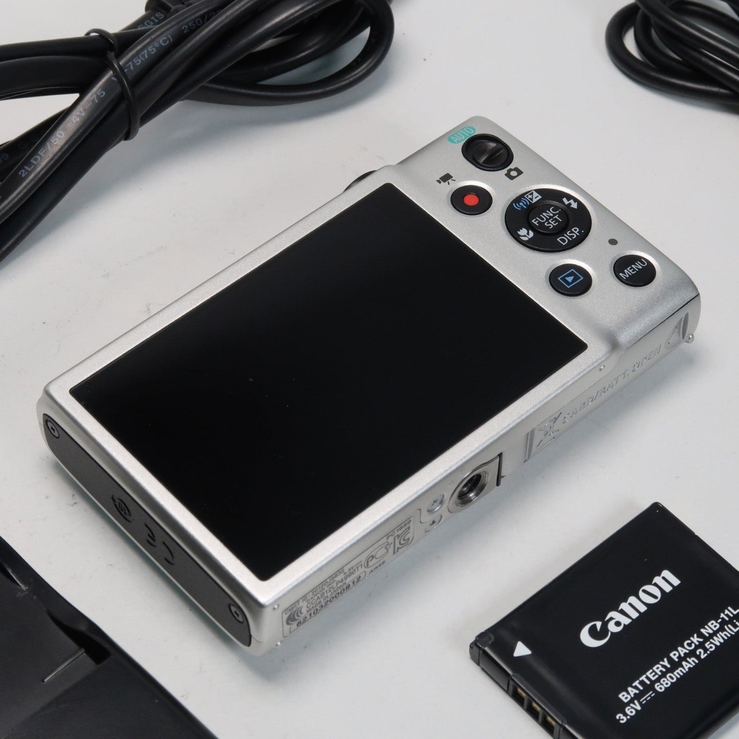 Canon IXUS 105 / SD1300 IS + Nikon Coolpix S3600 + Canon IXUS 115 + Canon IXY 110F – Camera Bundle