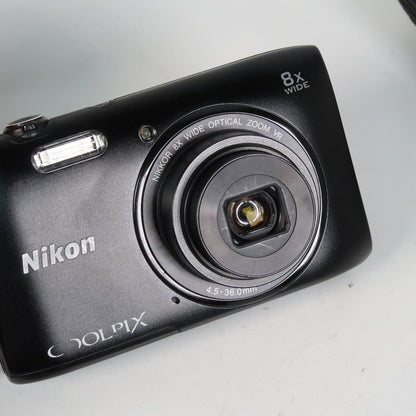 Canon IXUS 105 / SD1300 IS + Nikon Coolpix S3600 + Canon IXUS 115 + Canon IXY 110F – Camera Bundle