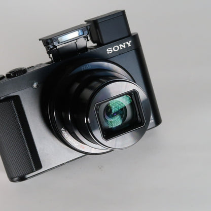 Sony Cyber-shot DSC-HX90V 18.2MP Digital Camera – Original Packaging – Excellent