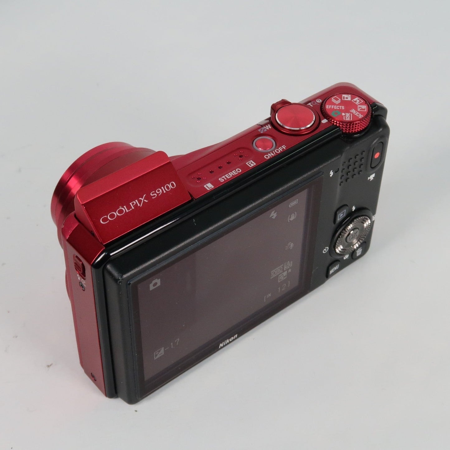 Nikon Coolpix S9100 12.1MP 18x Digital Camera Red, Case, SD Card – Very Good