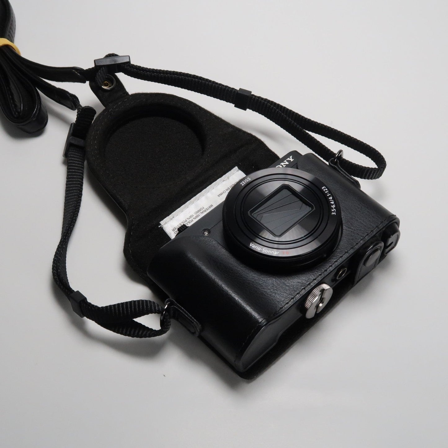 Sony Cyber-shot DSC-HX90V 18.2MP Digital Camera – Original Packaging – Excellent