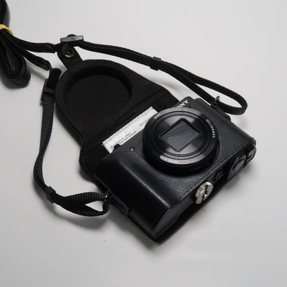 Sony Cyber-shot DSC-HX90V 18.2MP Digital Camera – Original Packaging – Excellent