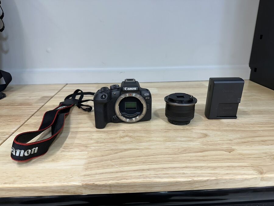 Canon EOS R10 24.2MP Mirrorless Camera - Black (RF-S 18-45mm f/4.5-6.3 IS STM)