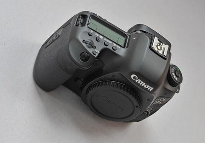 Canon EOS 5DsR 50.6MP Digital SLR Camera Body