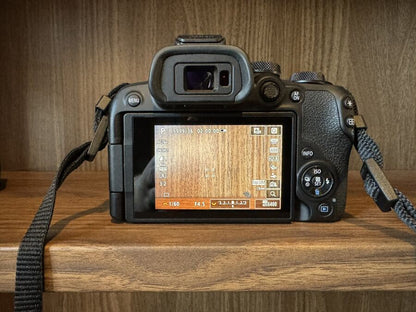 Canon EOS R10 Mirrorless Camera with RF-S 18-45 f/4.5-6.3 IS STM Lens - Black