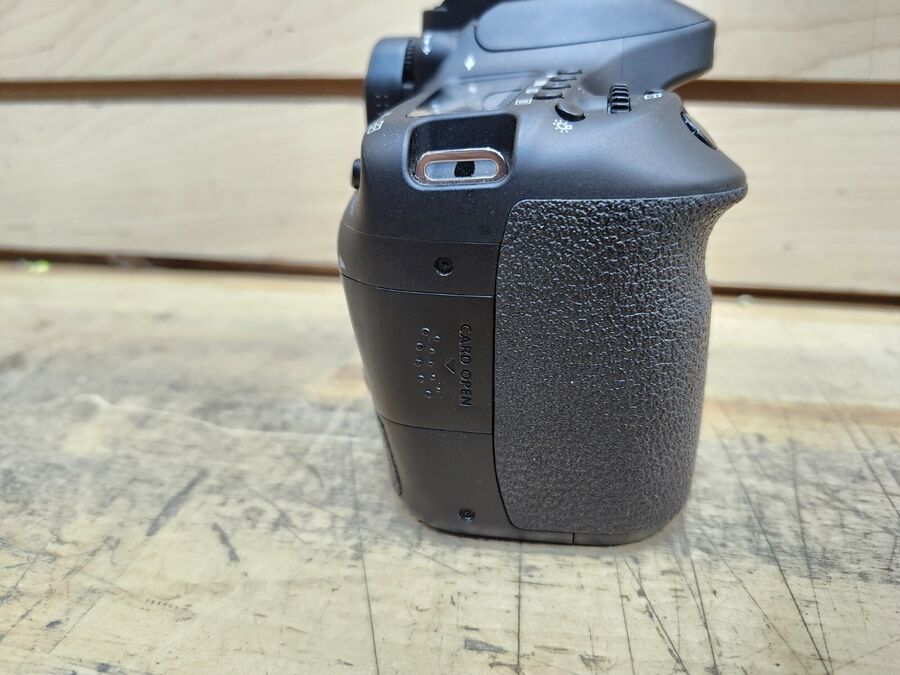 Canon EOS 80D with Canon Zoom Lens 18-55mm & 55-250mm + Accessories