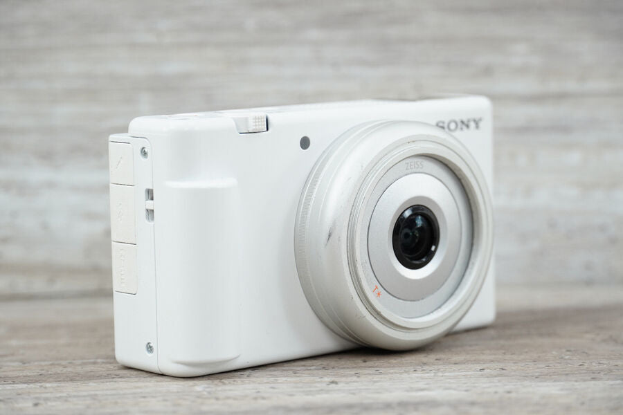 Sony ZV 1F Vlog Camera for Content Creators and Vloggers White UNTESTED NO BATT