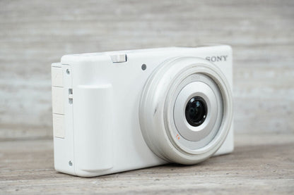 Sony ZV 1F Vlog Camera for Content Creators and Vloggers White UNTESTED NO BATT