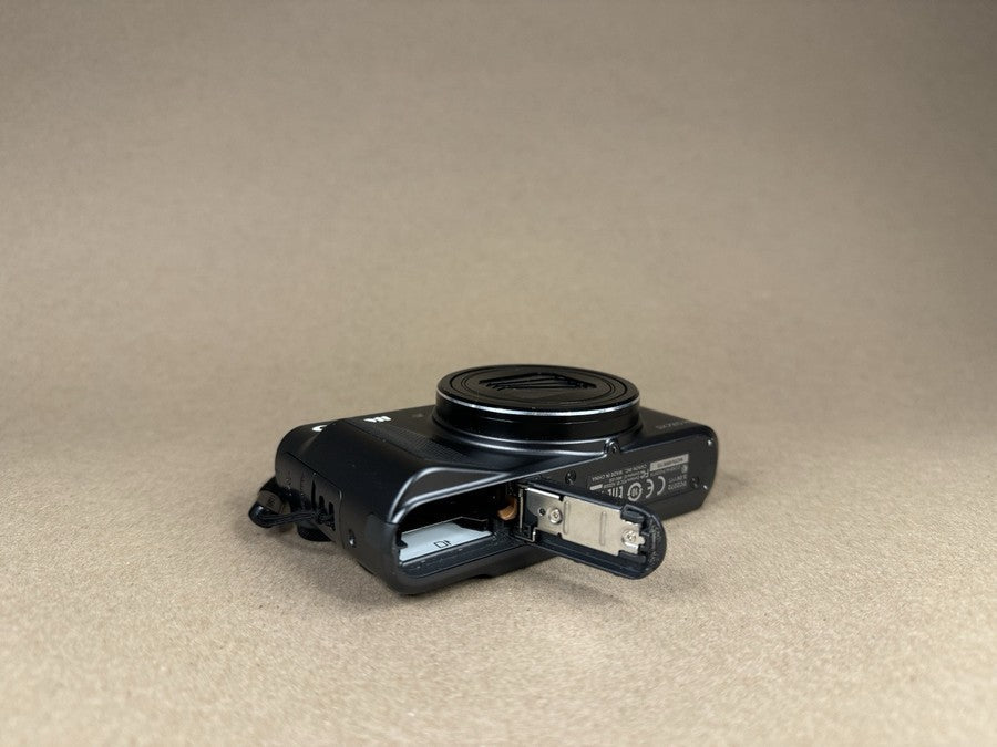 Canon PowerShot SX720 HS 20.3MP Digital Camera - Black (Body Only) with Cracked Screen