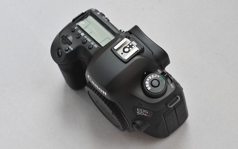 Canon EOS 5DsR 50.6MP Digital SLR Camera Body