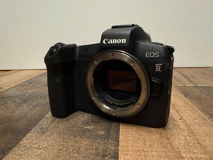 Canon EOS R with 17-40mm EF Lens and Canon EF Adapter - Bag included!