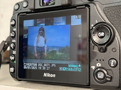 Nikon D7500 D 7500 SLR Film Camera DX SLR Camera 20.9 MP Body Near Mint Condition